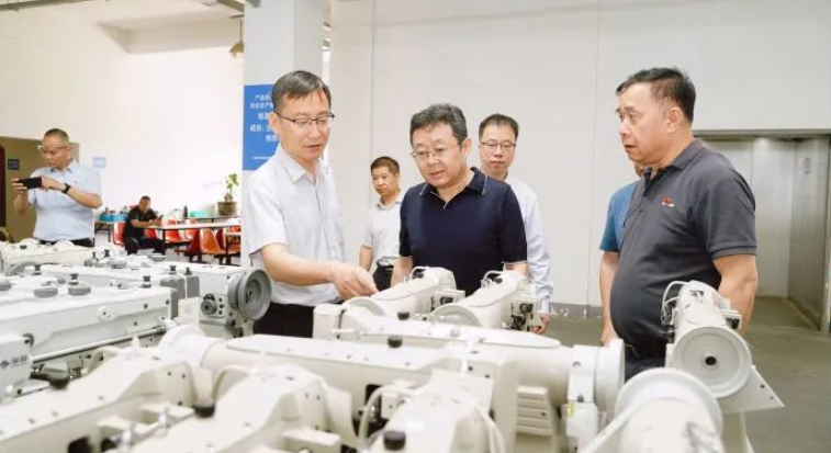 張立偉一行赴陜鼓章丘氣體、青島海發(fā)集團(tuán)、上海臨港產(chǎn)業(yè)區(qū)等單位考察調(diào)研