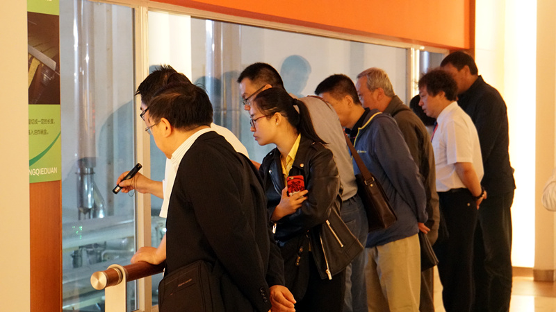 集團領導赴頂益食品、御品軒參觀學習