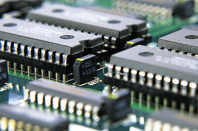 推動中國電子信息產(chǎn)業(yè)朝著高端化、品牌化、國際化發(fā)展